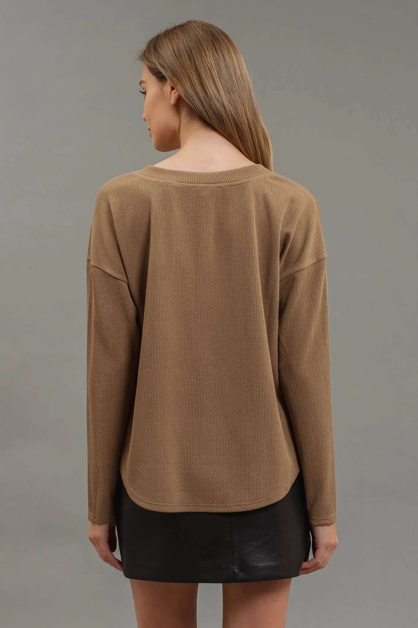 HALF BUTTON DOWN LONG SLEEVE HENLEY KNIT TOP